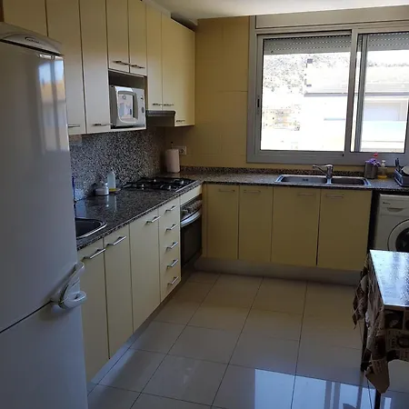 Appartement 3 Bedroom In Tossa De Mar, Beach, Mountains&pool *